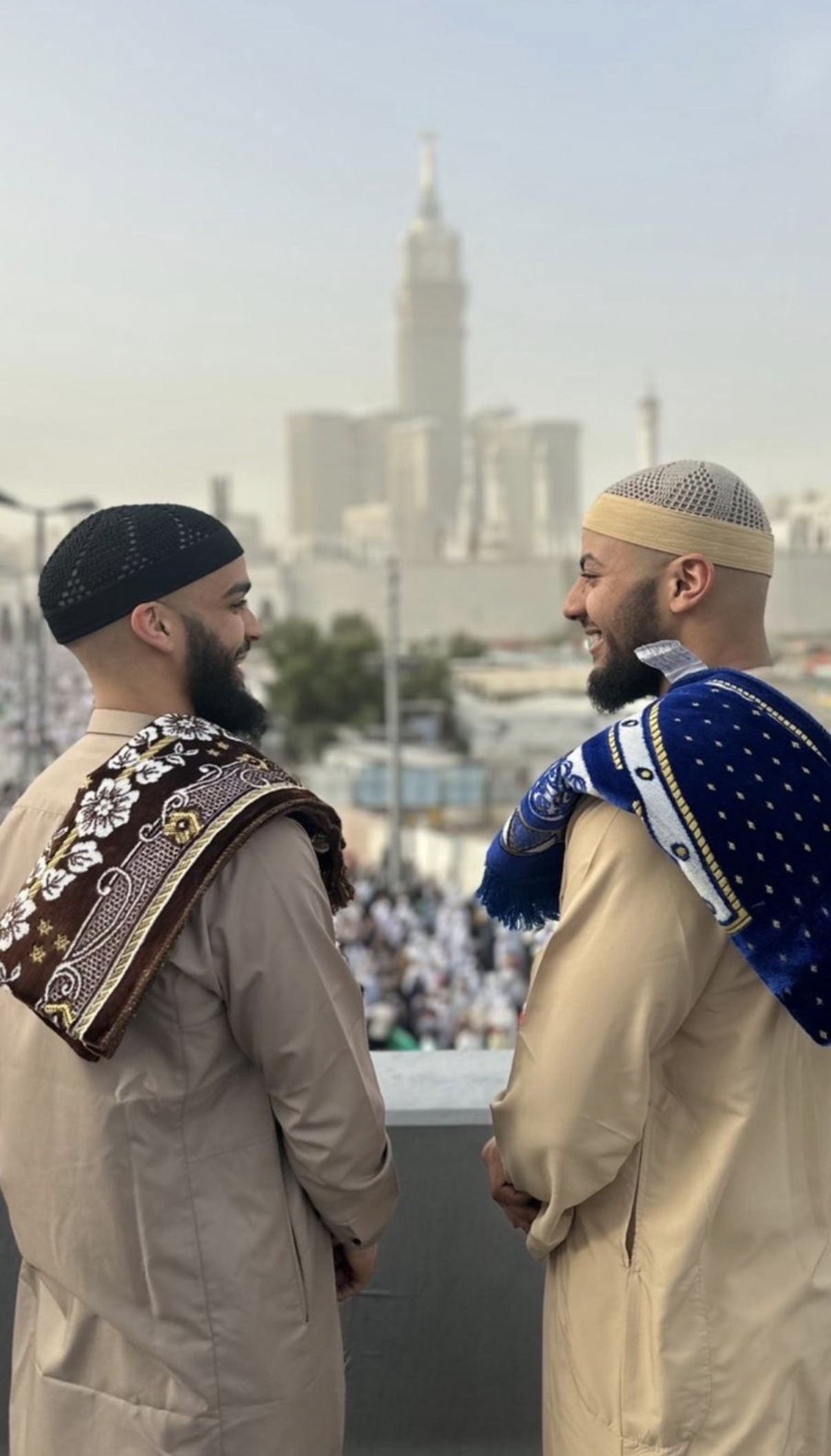 Zakarya et un proche lors d’un séjour à La Mecque.